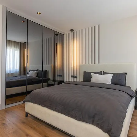 180 Sea View Luxury Penthouse