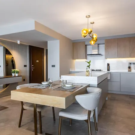 180 Sea View Luxury Penthouse אנטליה