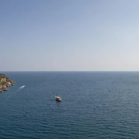 180 Sea View Luxury Penthouse דירה *