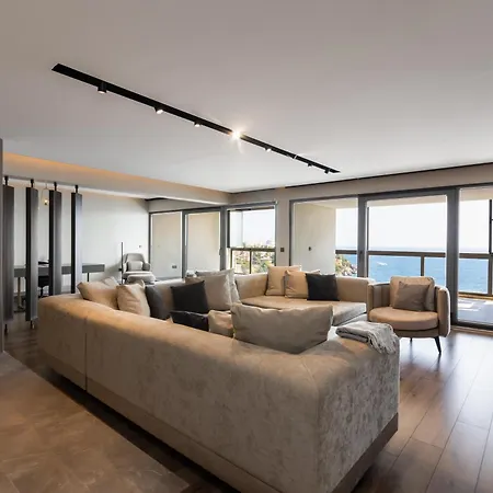 180 Sea View Luxury Penthouse شقة *